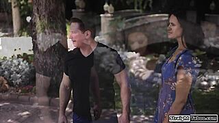 Stepdad Anals Stepdaughter While Stepmom Strap-On Pounds Her Ass!