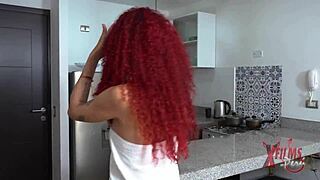 Repartidor's huge cock wrecks tiny tight venezuelan vagina quickie