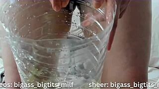 hey watch her fat pussy lips pee juicy stream