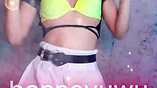 Bonneyuwu's Petite Skirt Dance Sways Suggestively Sexy