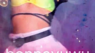 Bonneyuwu's Petite Skirt Dance Sways Suggestively Sexy