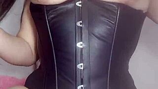 Want My Stepmom Fingering Ass Pussy For Cash Screaming My Name?