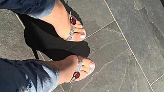 kylie jenner feet compilation shows off her sexy heels and toes up close