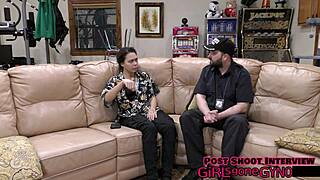 hey mara luv, need a second opinion on your latex-gloved shaved pussy up close?