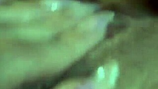 mi compañero de cuarto me folla hasta correrme en mi culo apretado