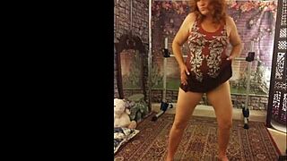 wanna see hotwife steffi flash her wet milf cunt up close?