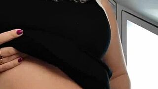 hey coquine tease in the train