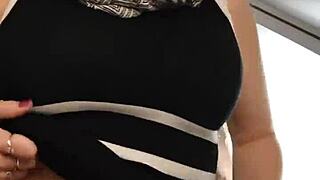 hey coquine tease in the train