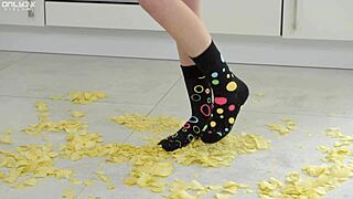 hey, crisps are eyla moore's best friends in kitchen 😜 solo hairy pussy play 4k!