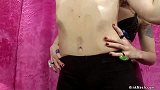 Blondes go wild on fuck machine, licking squirting twats 😜🔥