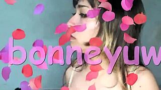 bonneyuwu snaps 10 cute pigtail selfies and a steamy rosa video just for you