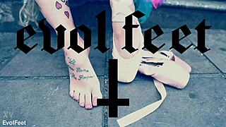 ballerina in ballet shoes chokes on cock walking street 😍👠