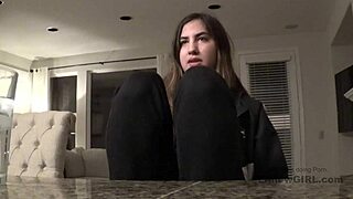 Brunette Model Picked Up Gives Outdoor Handjob Cumshot