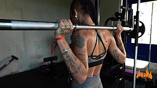 Puta safada squirts wildly in gym fantasy fulfillment