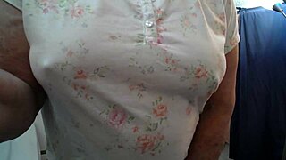 Curvy retro babe Dawnskye1962 kisses teases fucks wet pussy dildo for Mario