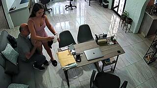 COGIENDO CON EL VIEJITO DE MI EXPROSOR PRIMERO PAJITA EN SALA!