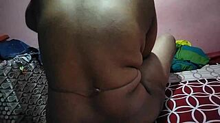 WOW DESI WIFE FLASHES HUGE TITS TO EX-BOYFRIEND!