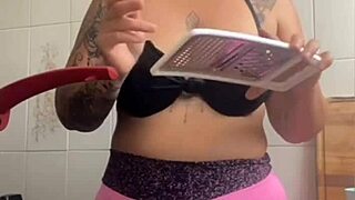 making dinner for hubby's friend knowing i'm their halloween dessert... 👻🍑