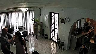 COGIENDO CON EL VIEJITO DE MI EXPROSOR PRIMERO PAJITA EN SALA!