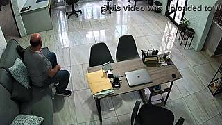 COGIENDO CON EL VIEJITO DE MI EXPROSOR PRIMERO PAJITA EN SALA!