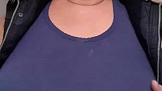 hey allan, check out auntie's big natural tits bouncing just for you 😉💋