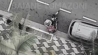 Went downstairs for iFood neighbor called me over casually