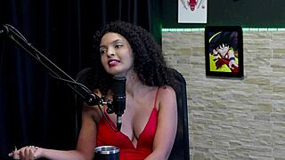 she went to pimentinhas house loves swing recording for brasileiras mia luz on sheer red