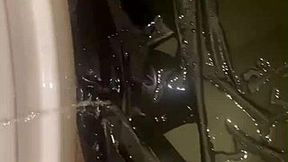 wanna play with my pee like a dirty milf goddess calla?