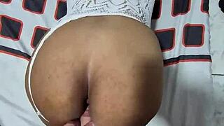 My girlfriend begs me to fuck her raw and creampie inside deep