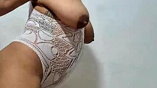 My girlfriend begs me to fuck her raw and creampie inside deep