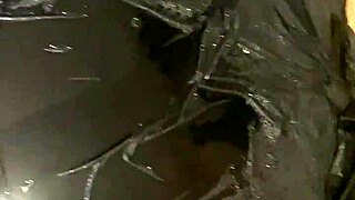 wanna play with my pee like a dirty milf goddess calla?