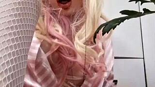 Elza Koms' fetish feet make me beg and drip in submission