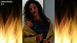 Juicy Brazilian Housewife Jade Teases Neighbor with Shaved Pussy Flash