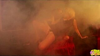 damn, that tender redhead's gaping asshole and pussy has this blonde domme railing her hard!! 👩‍❤️‍💋‍👩🍑