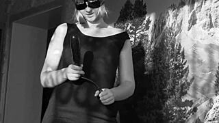 SEXY MILF'S BIG ASS FETISH IN BLACK AND WHITE CINEMA!