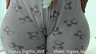 love spotting that cameltoe curve