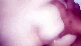 Quieres ver como le rompo la colita en el mañanero?