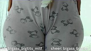 love spotting that cameltoe curve