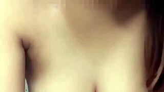 jilat sampe basah banget ya asinnya