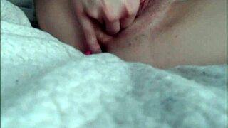 Amateur Slut Fingers Wet Pussy Nonstop in Homemade Bedroom Sessions