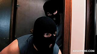 those sneaky burglars turn orgy into deepthroat facefucking frenzy 😈🍆💦