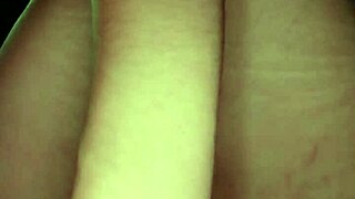 Chica sexy en pantimedias quiere que le metas la verga adentro ya