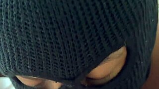 o ladrão invade casa da loira influencer brasileira e fode sua buceta suculenta sem dó