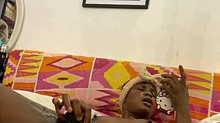 Amateur girl seriously checks if her pussy still works full video on red