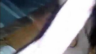 Quét mạng nhện xinh đẹp của em ướt át quá