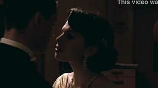 wanna see hayley atwell's huge natural tits bouncing sexy?