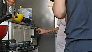 Pregnant Woman Shares Joyful Moments Displaying Her Curves Gracefully