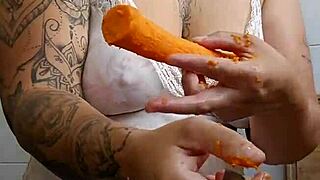 Pregnant Woman Shares Joyful Moments Displaying Her Curves Gracefully