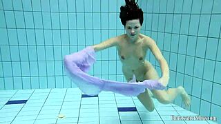 wanna see blackhaired aneta strip nude in the pool?