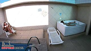 eu vibro vendo casada gemer com pau do amigo do filho quando marido chega